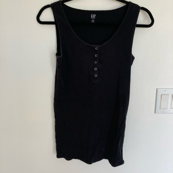 GAP Tops - GAP Black Ribbed Henley Tank Top